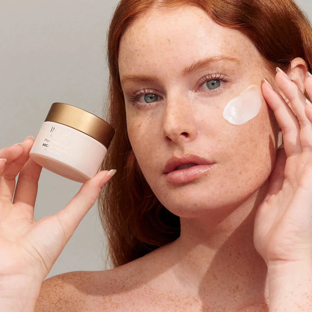 inika-organic-phytofuse-renew-night-cream-resveratrol-vegan-beauty-nachtcreme-model